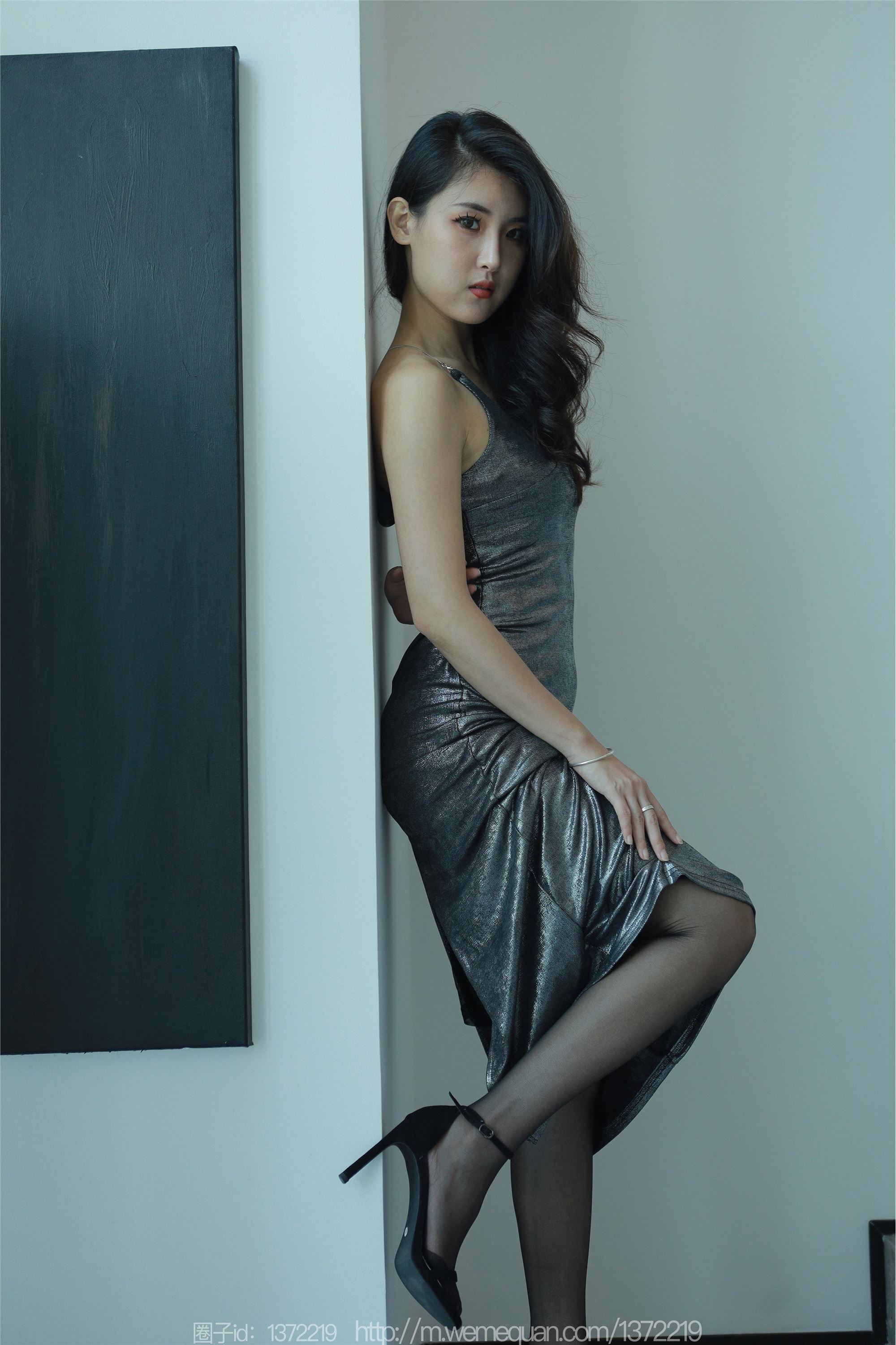 IESS异思趣向  2023.06.29 丝享家 1467 小宝《液体金属裙》